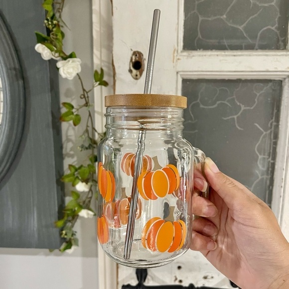 Pumpkin Fall glass mug handle with bamboo lid and straw - Picture 2 of 3